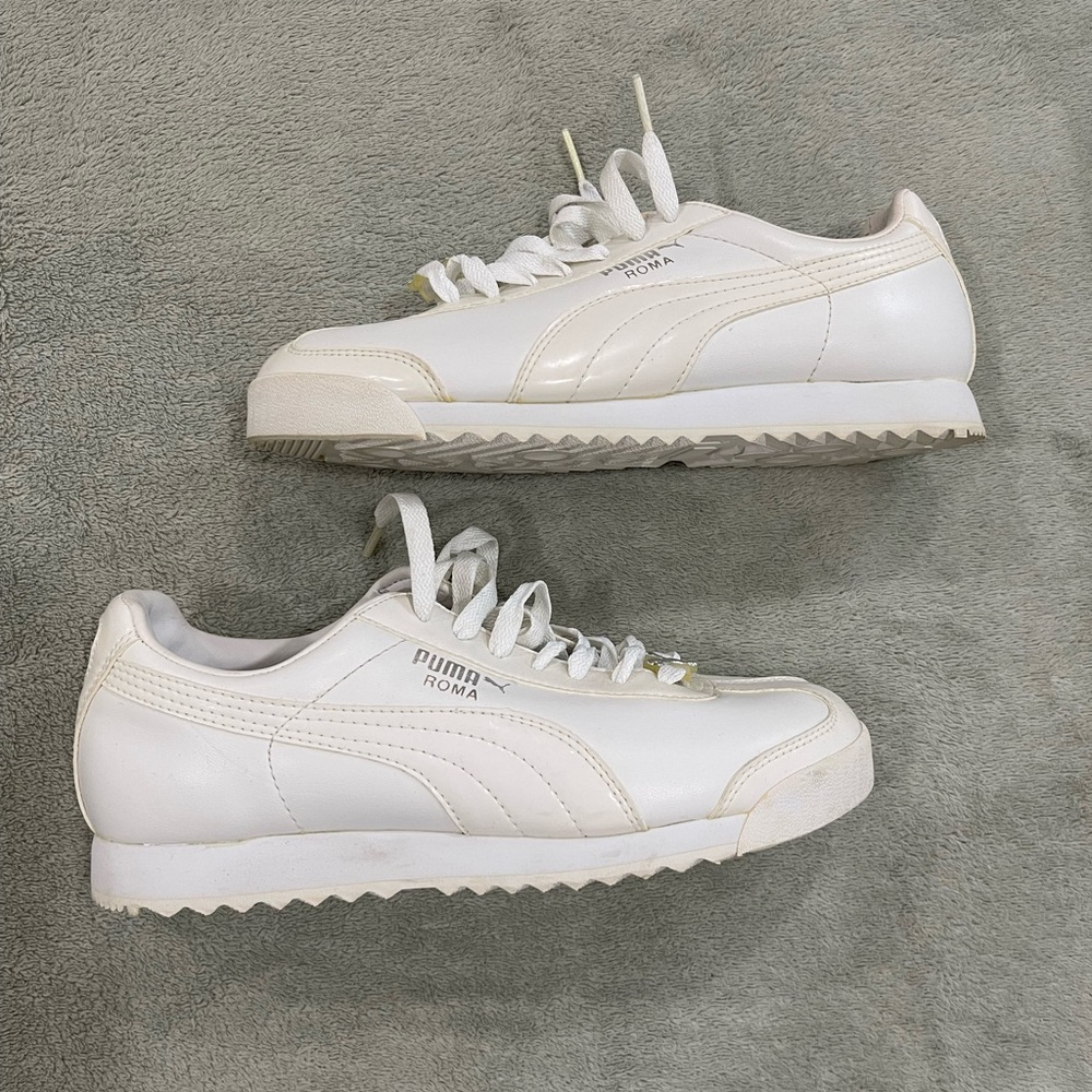 Puma Roma Women’s Size 7 Classic White Leather Sneakers